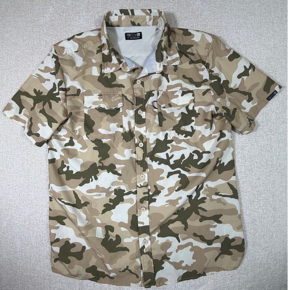 Fintech Men's Medium Tan Camo Vented Short Sleeve Button Front Fishing Shirt
